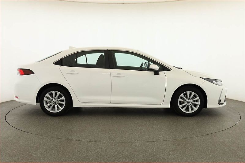 Toyota Corolla (2024) 1.5 VVT-i, Serv.kniha - fotka 6 z 20