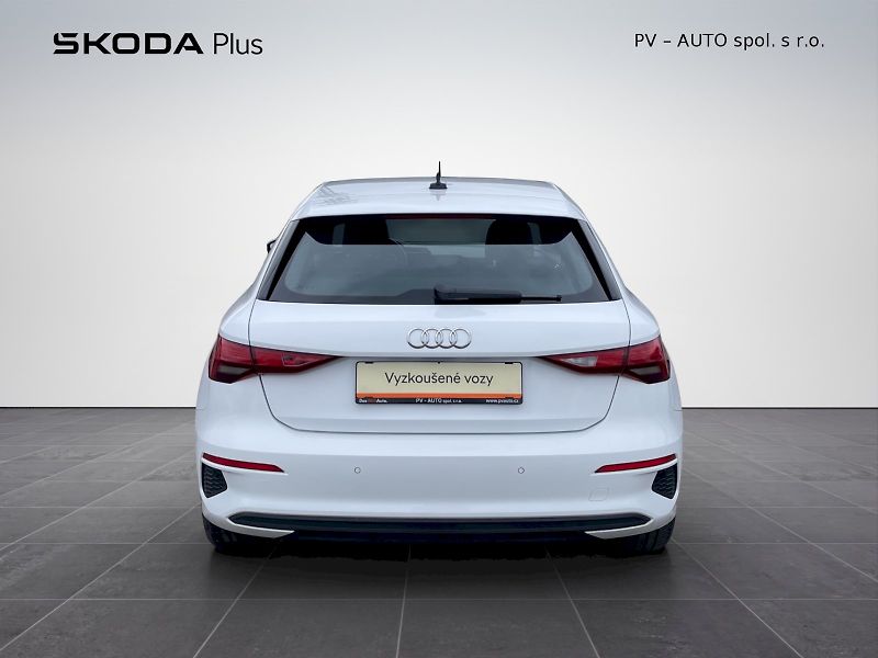 Audi A3 (2023) 30 TFSI 81 kW S-Tronic Basis - fotka 28 z 33