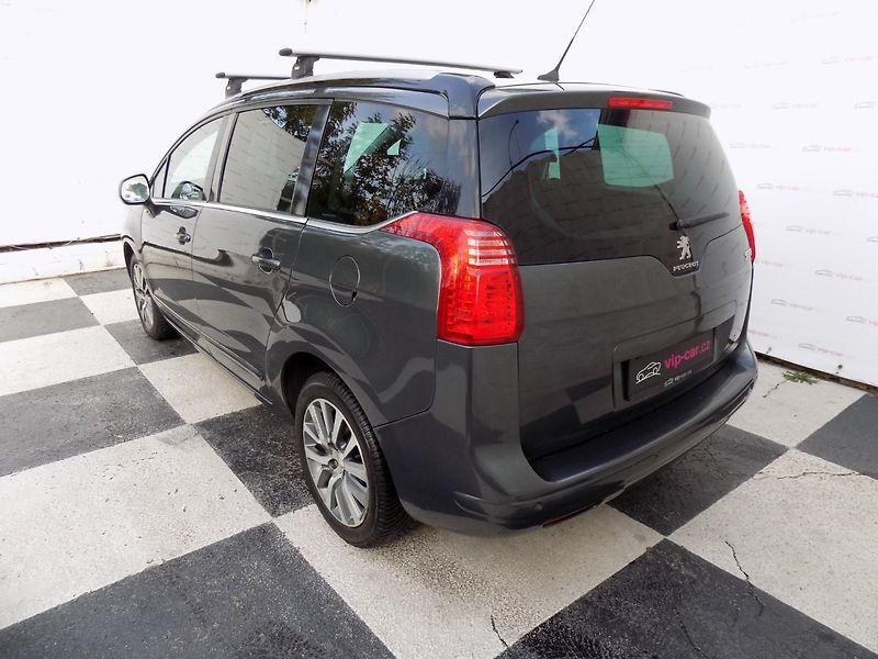 Peugeot 5008 (2014) 1.6Ti/LED/PANO/Head-up/Klima/ - fotka 3 z 35