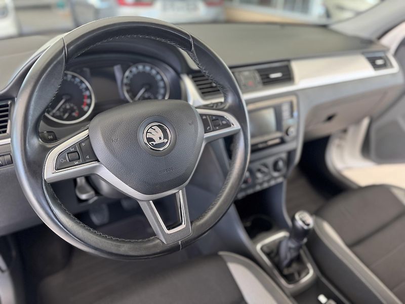 Škoda Rapid 1,4TDI Ambition Plus*TopStav - fotka 10 z 29