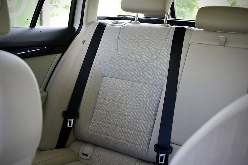 Škoda Octavia 3 Combi 1.4 TSI 110 kW DSG - fotka 23 z 42