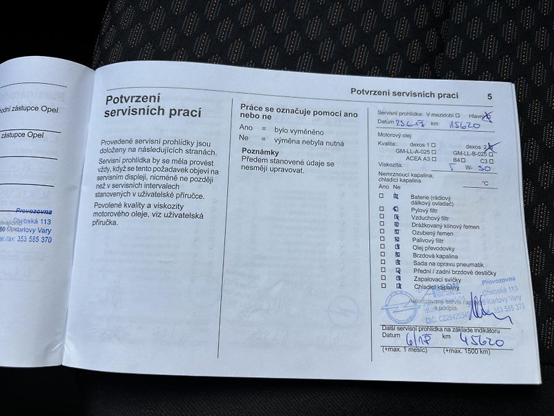 Opel Zafira (2016) 1.4 Turbo 103kw Serviska ČR - fotka 28 z 32