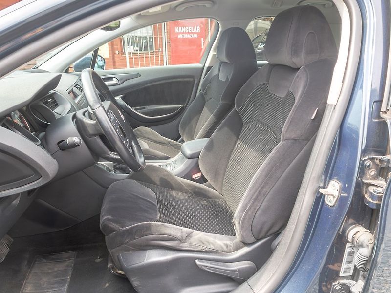 Citroën C5 (2008) 2.0HDI 100KW – PO SERVISU - fotka 15 z 41