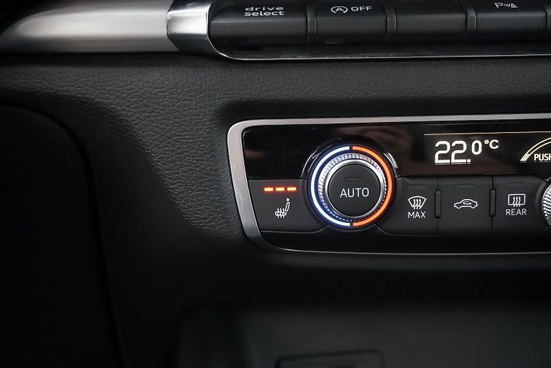 Audi A3 2.0 TFSI 140kW S-LINE QUATTRO - fotka 20 z 37