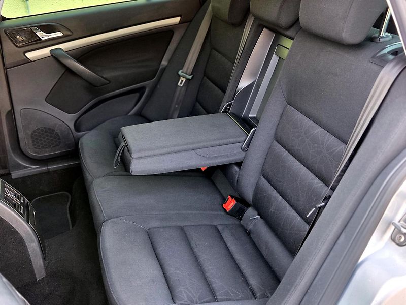 Škoda Octavia 1,4TSi 1.maj, rozvody, xenony  - fotka 21 z 43