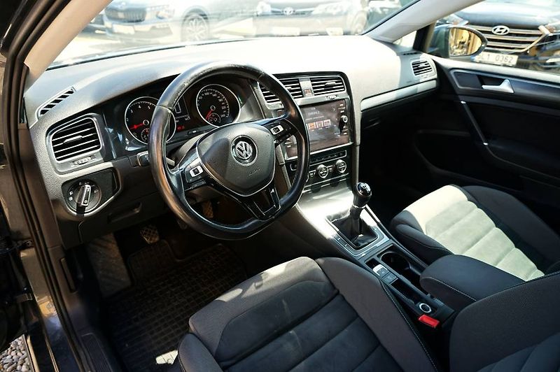 Volkswagen Golf Variant (2018) MATCH 1,0 TSI 81 kW - fotka 25 z 37