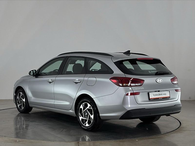 Hyundai i30 Smart DCT - fotka 15 z 26