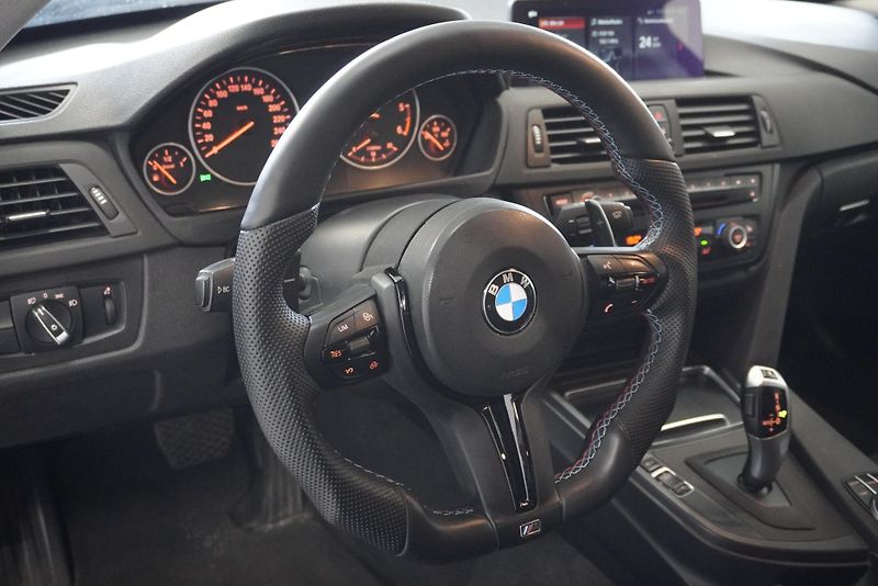 BMW Řada 4 2,0 GRAN COUPÉ AUT. - fotka 13 z 28