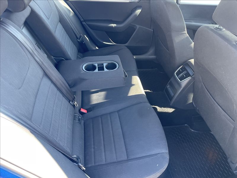 Škoda Octavia 1,8 TSi 132kw DSG Style Xenon - fotka 11 z 35
