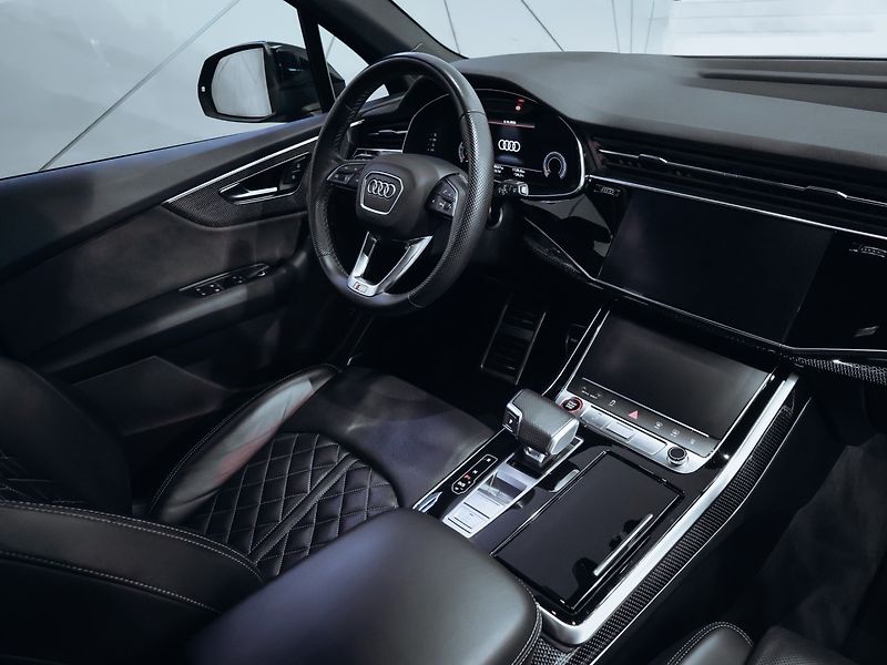 Audi SQ7 4.0TFSI Matrix - fotka 22 z 31