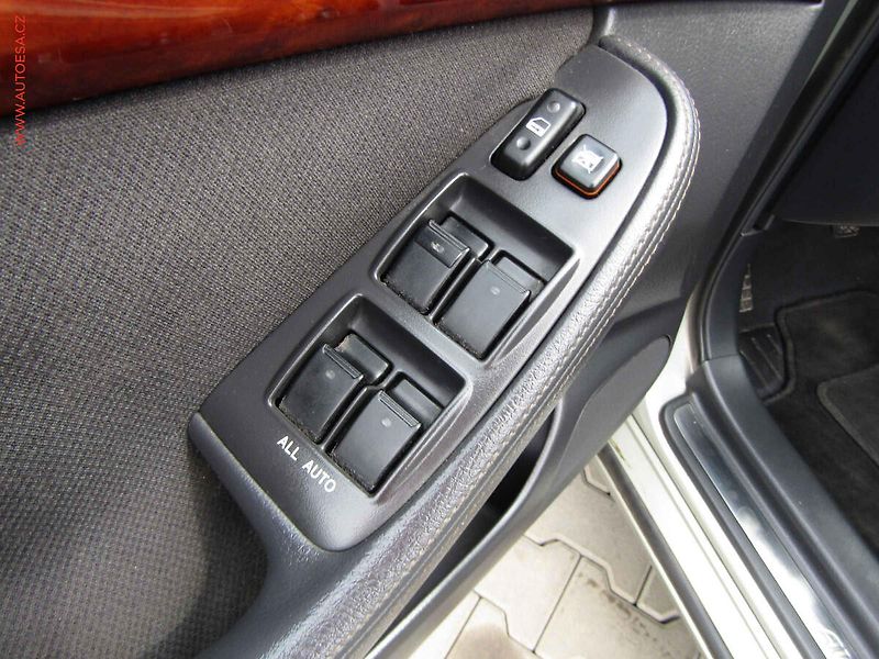 Toyota Avensis (2005) 2.0 i, servis.kniha - fotka 11 z 19
