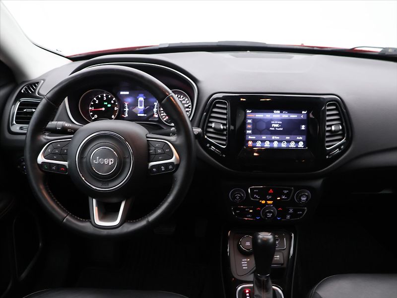 Jeep Compass 2,0 CRDI 125kW Aut 4WD Limited - fotka 23 z 31