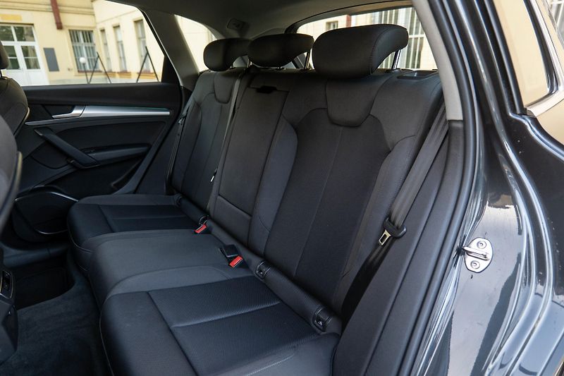 Audi Q5 40TDI quattro Matrix Cockpit - fotka 17 z 39