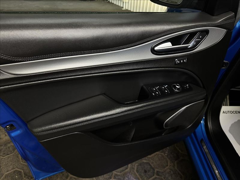 Alfa Romeo Stelvio 206kW Q4 VELOCE 2XALU - fotka 14 z 43