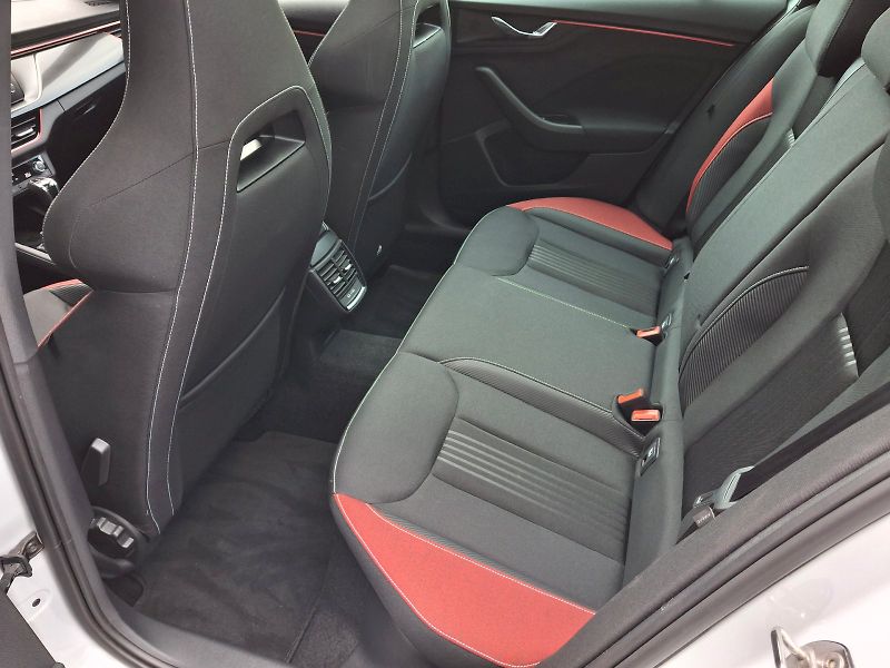 Škoda Kamiq (2023) Monte Carlo DSG 1,5TSi 110kW - fotka 17 z 35