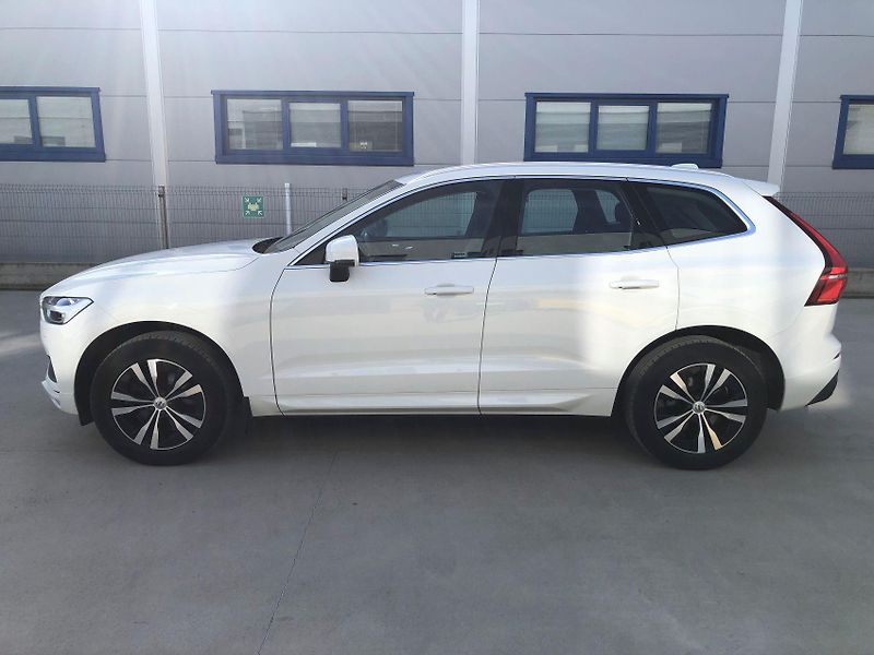 Volvo XC60 (2019) Volvo XC60 B4 AWD MOMENTUM PRO - fotka 3 z 25