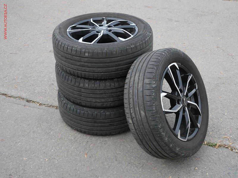 Volkswagen Golf (2011) 1.6 TDi, Comfortline, DSG - fotka 18 z 19