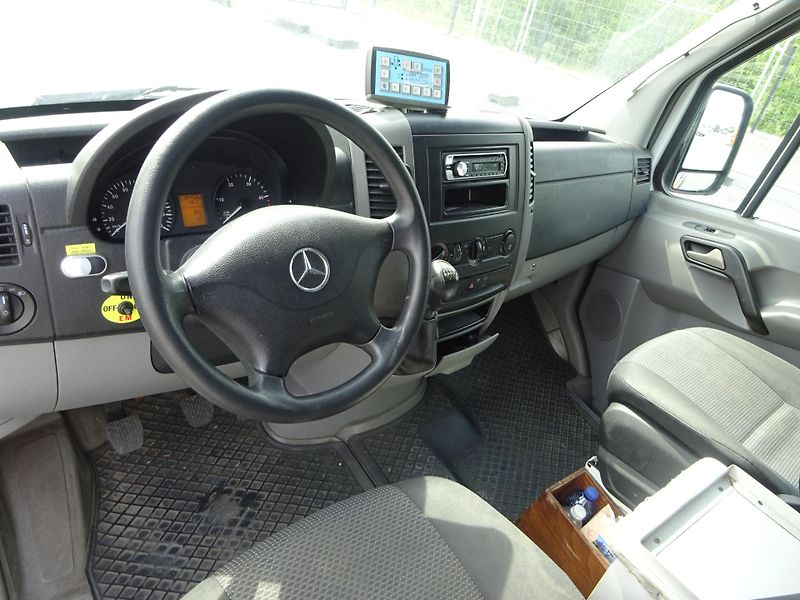 Mercedes-Benz Sprinter PLNĚ VYBAVENÝ SANITNÍ VŮZ - fotka 7 z 20