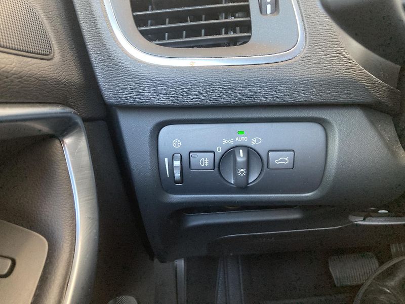 Volvo V40 CROSS COUNTRY T4  - REZERVACE - fotka 32 z 43