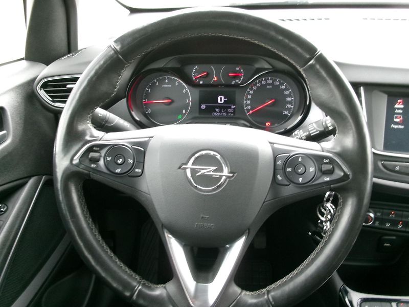 Opel Crossland X (2020) 1,2 PT MAN ČR 1.MAJ - fotka 22 z 26