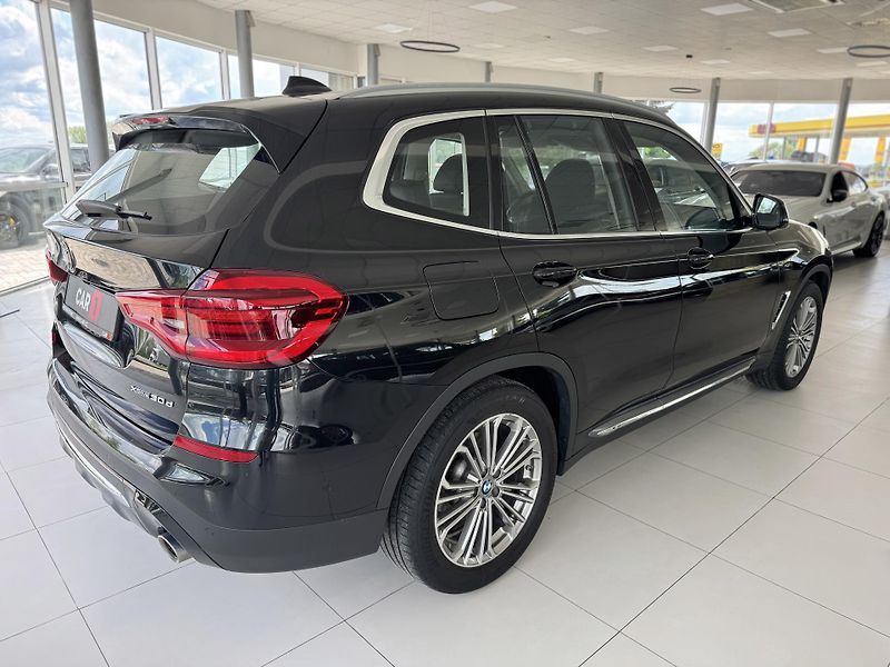 BMW X3 30d xDrive*Head-Up*360Kam*Pano - fotka 5 z 40