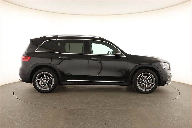 Mercedes-Benz GLB (2024) 200 d 4MATIC - fotka 6 z 20