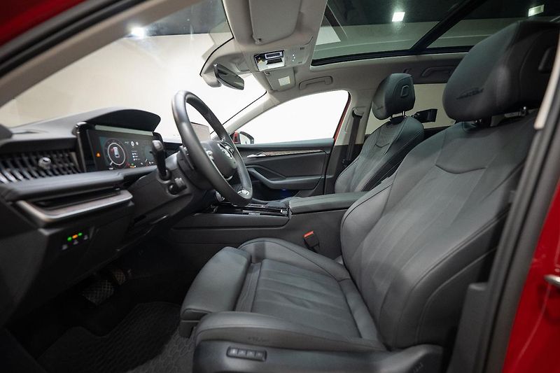 Škoda Superb 2.0 TDI 110 kW L&K - fotka 7 z 43