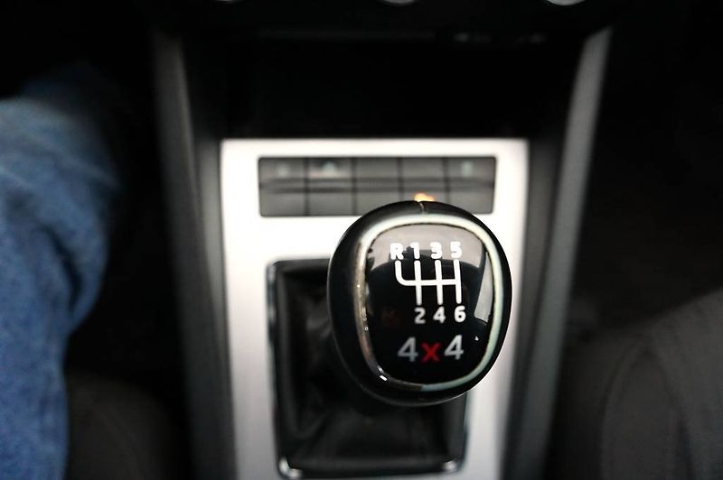 Škoda Octavia (2013) STYLE 2,0 TDI 110 kW - fotka 27 z 40