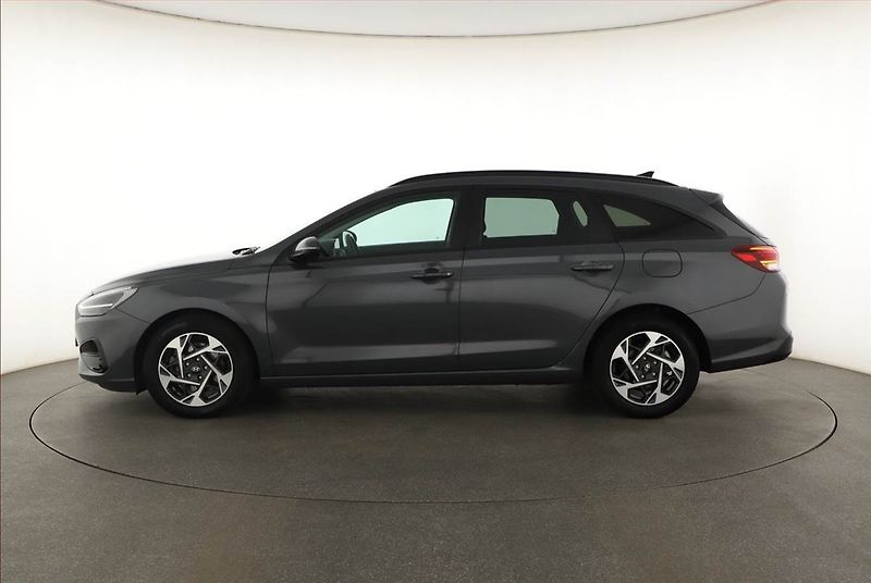 Hyundai i30 (2025) Family 1.0 T-GDI, ČR,1.maj - fotka 3 z 20