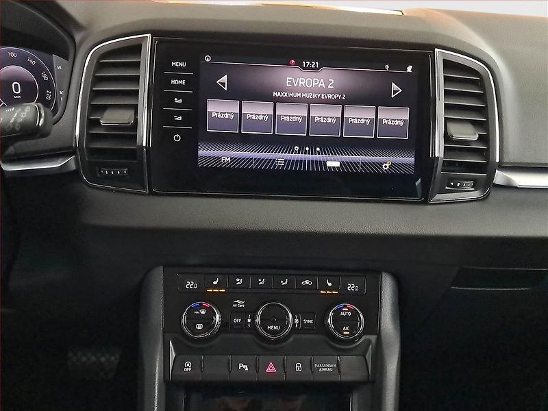 Škoda Karoq (2018) Style Plus 1.0 TSI, Automat - fotka 12 z 26
