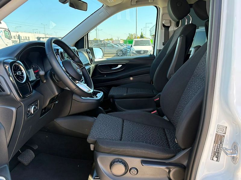 Mercedes-Benz Vito Tourer 116CDI Long 4Matic Pro - fotka 11 z 31