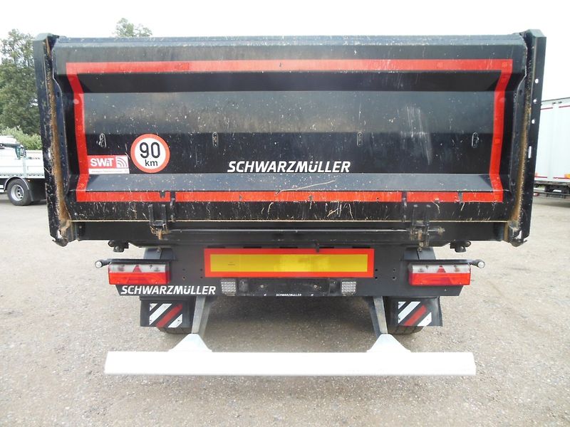 Schwarzmüller Z2, Zvedací náprava - fotka 12 z 23