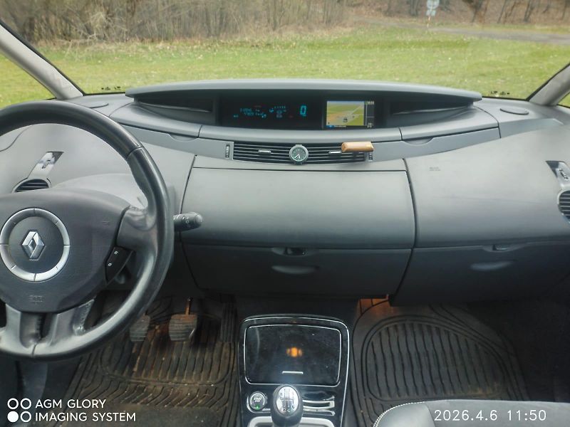 Renault Espace (2015) - fotka 22 z 23