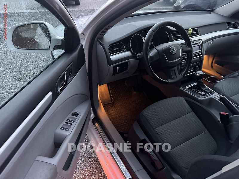 Škoda Superb (2011) 2.0 TDI 4x4, ČR, AT, bixen - fotka 3 z 3