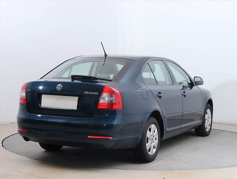 Škoda Octavia (2012) 2.0 TDI, Tempomat - fotka 5 z 15