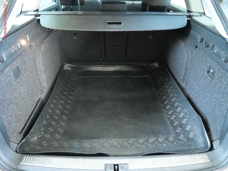 Škoda Superb (2015) 2.0 TDi, ČR, Style, DSG - fotka 7 z 21
