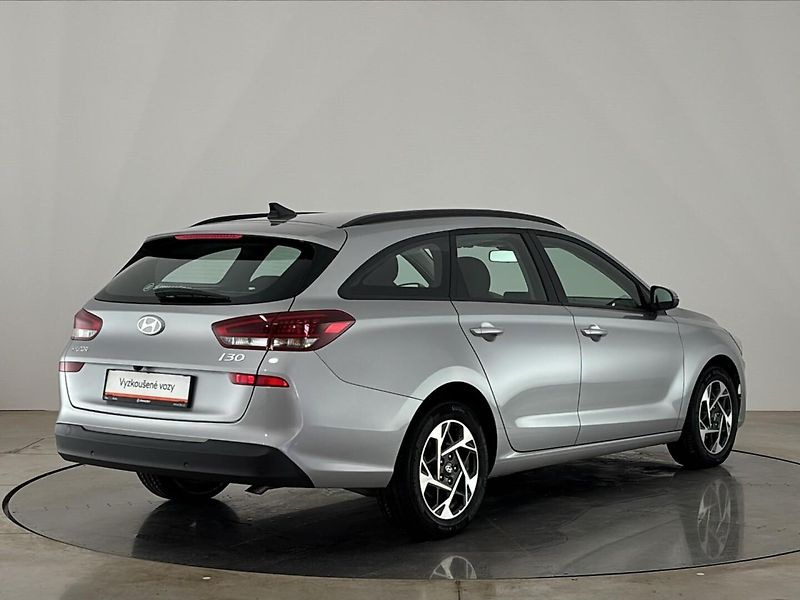 Hyundai i30 Smart DCT - fotka 2 z 26