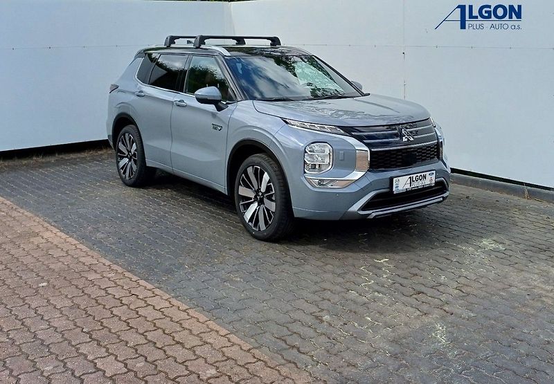 Mitsubishi Outlander Instyle+ 2,4 MIVEC 2xelektromo - fotografie inzerátu