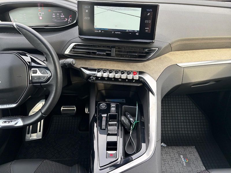 Peugeot 5008 (2023) 1.2PT 96kW CZ DPH - fotka 10 z 11
