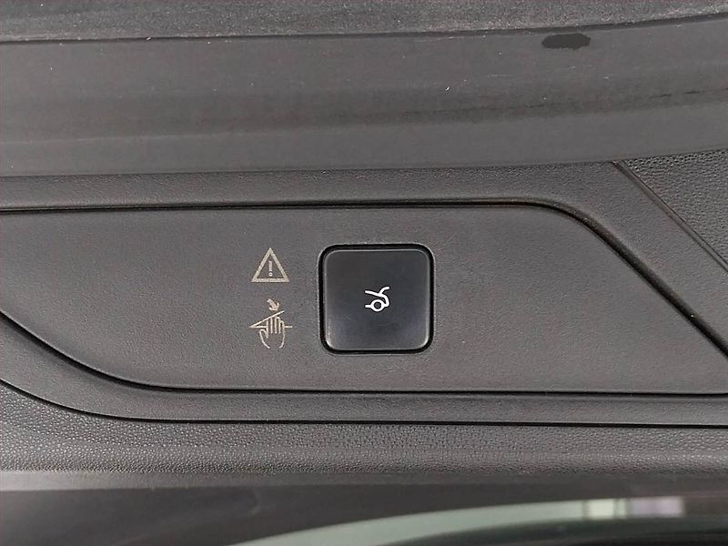 Citroën C4 Picasso (2015) 2.0 HDI, Automat, 7 míst - fotka 17 z 22