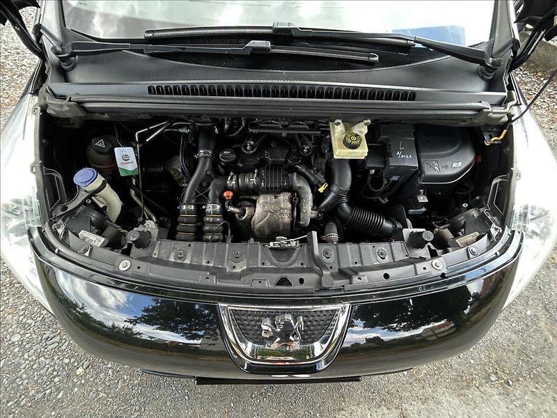 Peugeot 3008 1,6 HDi  Tažné,ALU,Klimatizace - fotka 42 z 43