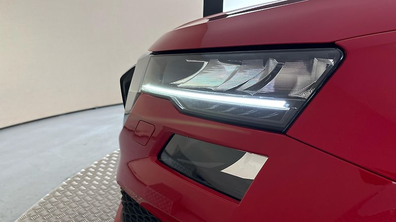 Škoda Karoq 1.5 TSI Ambition - fotka 18 z 25
