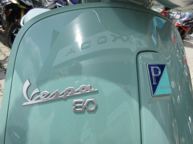 Vespa (2026) Primavera 125 80th e5+ - fotka 7 z 10