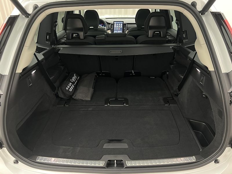 Volvo XC90 T8 RECHARGE PLUS DARK  - fotka 5 z 49