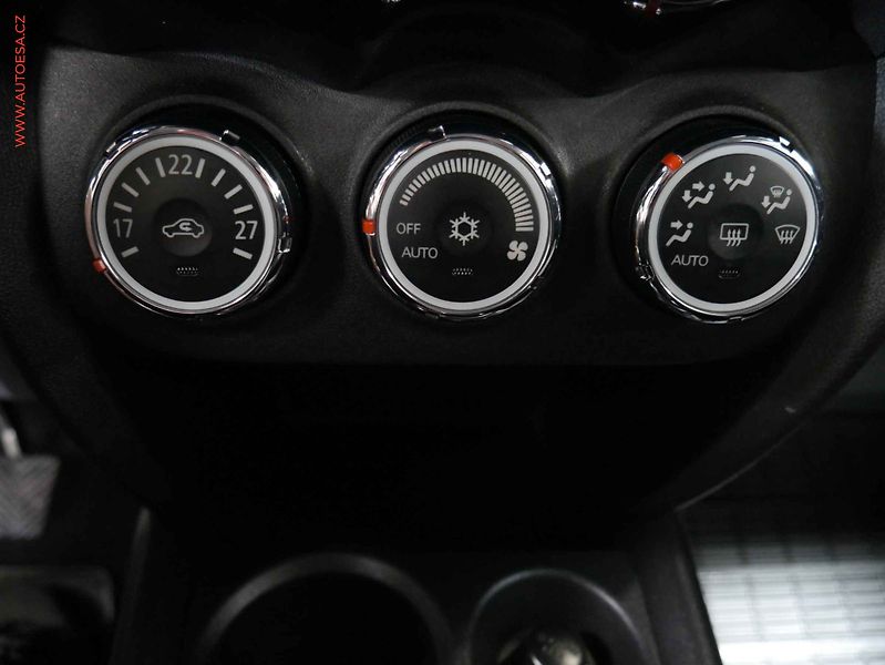 Mitsubishi ASX (2015) 1.6 MiVC, 1.maj,ČR, AC, temp - fotka 15 z 17