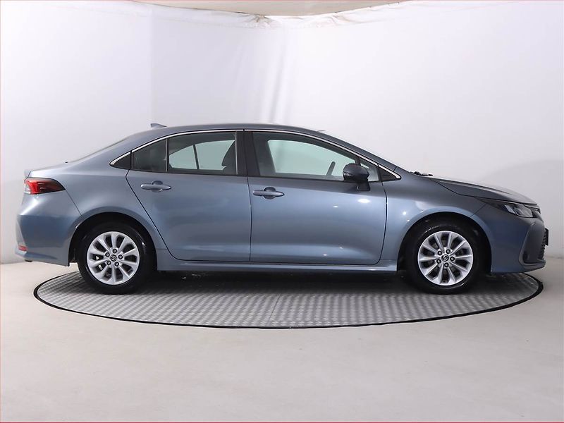 Toyota Corolla (2022) 1.5 VVT-i, Serv.kniha - fotka 6 z 19