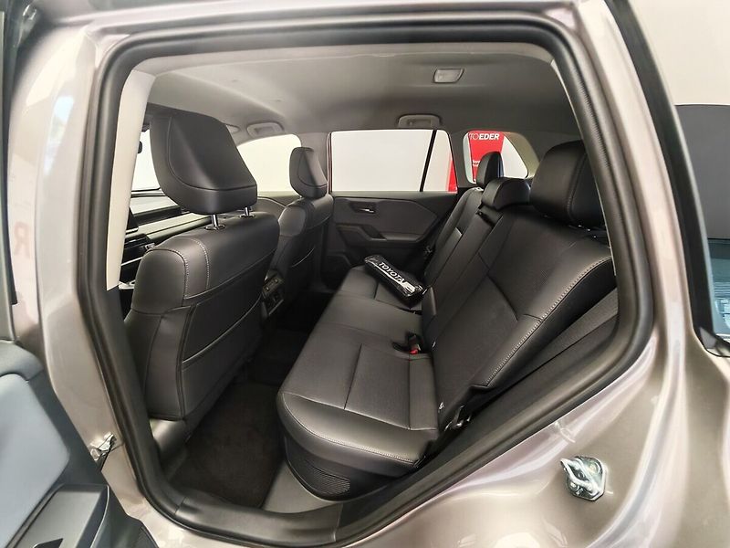 Toyota RAV4 2.5 HEV 4x4 Executive - fotka 25 z 42