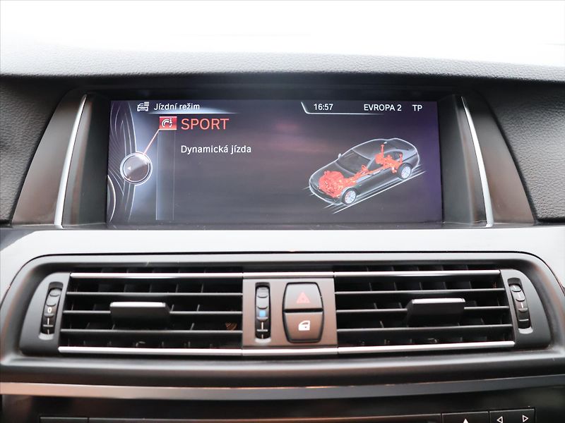 BMW Řada 5 2.0 520d 135kW Aut. Xenon Navi - fotka 21 z 34