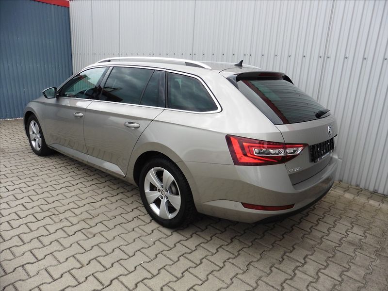 Škoda Superb 2,0 TDi Style Navi  III Combi - fotka 3 z 18