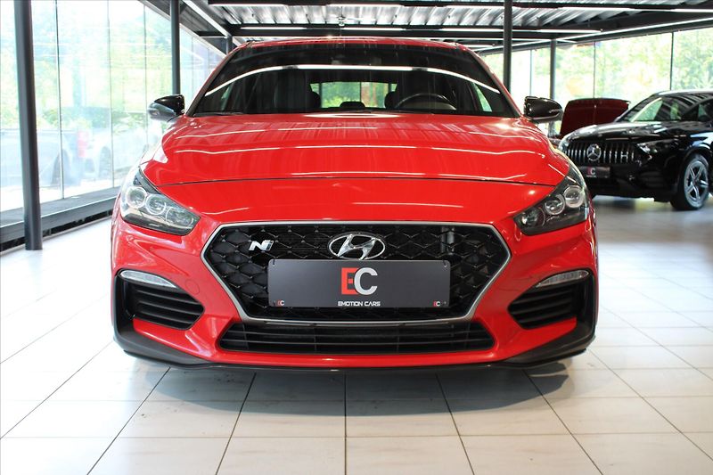Hyundai i30 N Performance - fotka 2 z 40